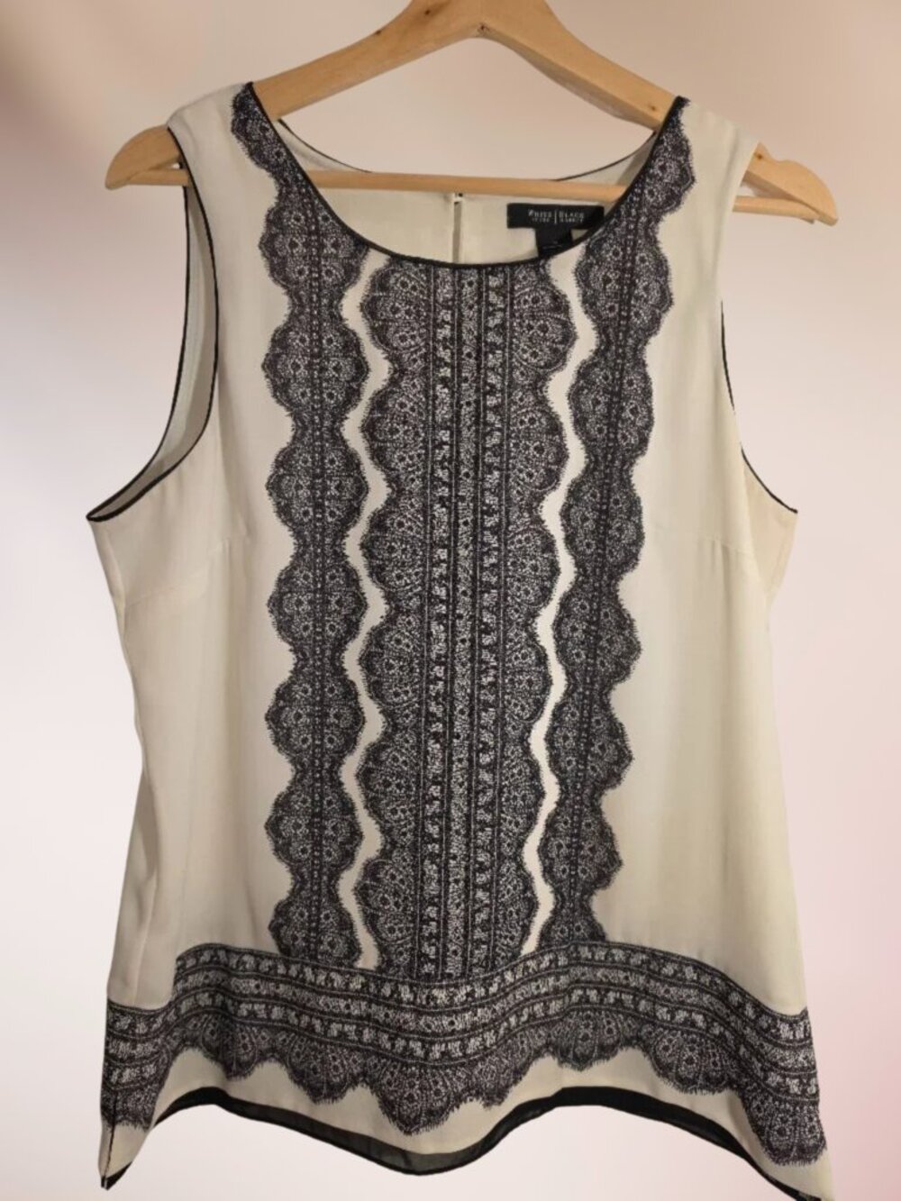 White House Black Market Ivory & Black Sleeveless Blouse; Faux Lace Print Medium